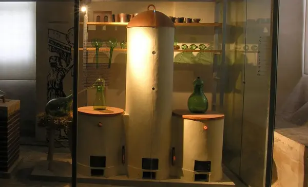 Foto: Staatliche Schlösser und Gärten Baden-Württemberg, Monika Menth Schloss und Schlossgarten Weikersheim, Ausstellungsstücke in der Alchemie-Ausstellung