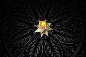 Grabkapelle auf dem Württemberg, außen, bei Schnee