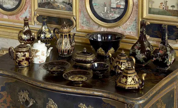 Foto: Staatliche Schlösser und Gärten Baden-Württemberg, Martine Beck-Coppola Favorit Rastatt, Schwarzlackporzellan (um 1710/1713)